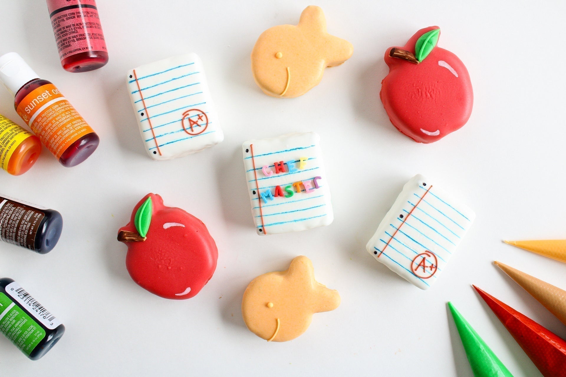 READY, SET, SCHOOL! EASY BACK TO SCHOOL CAKE BITES