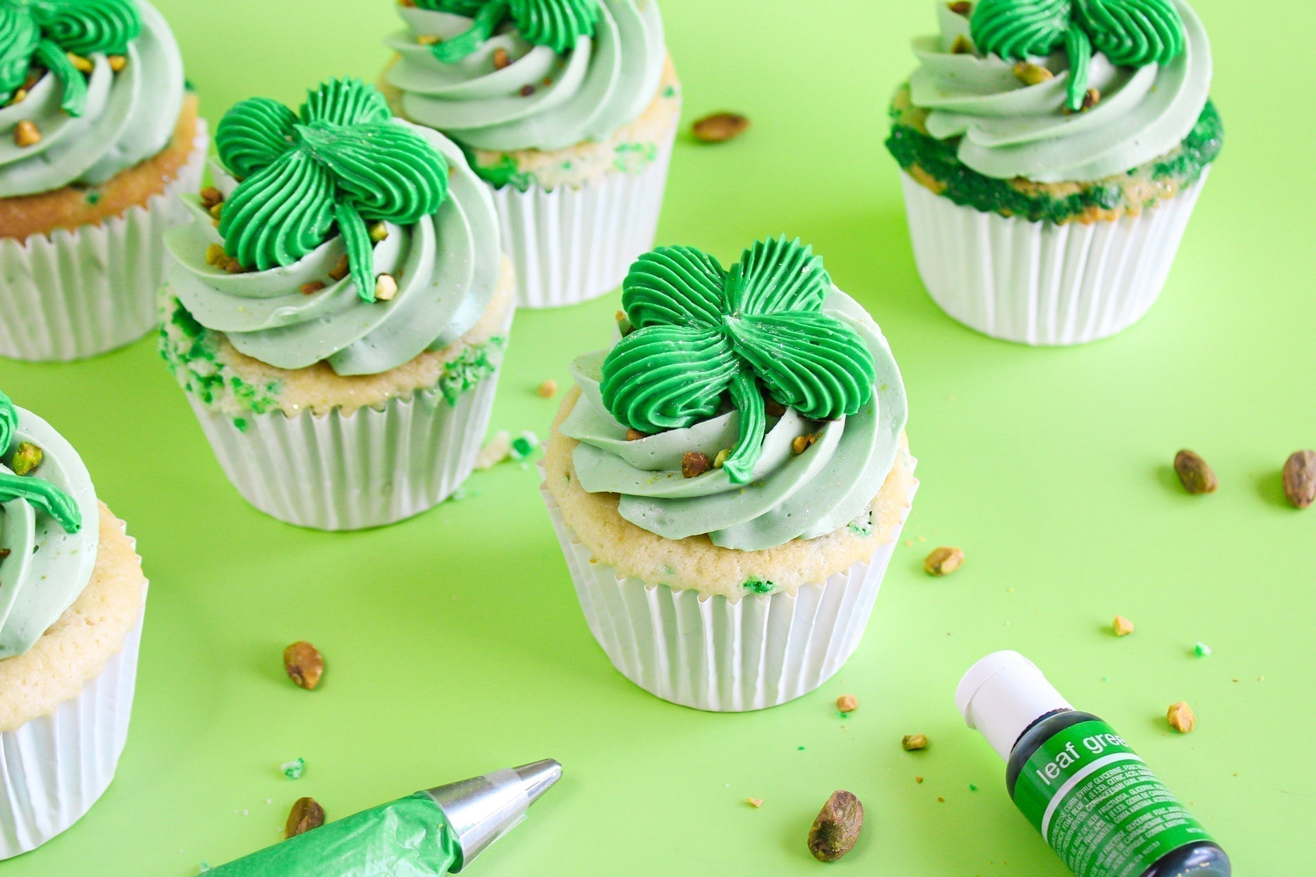 A LITTLE LUCK IN EVERY BITE: ST. PATTY'S PISTACHIO CUPCAKES
